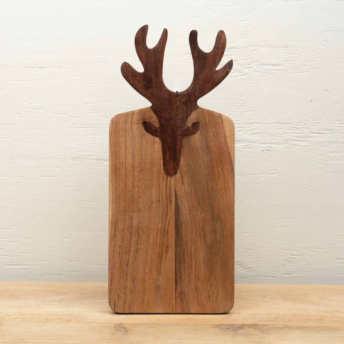 Add a touch of wilderness to your table with the Royal Deer Serving Board. 