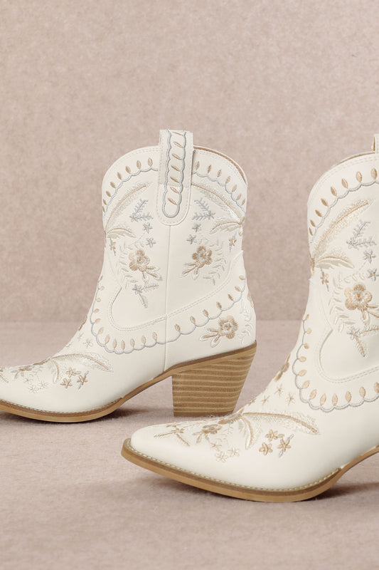 Corral - Botanical Embroidered Cowgirl Boots