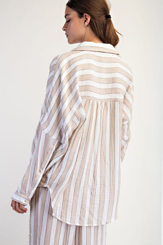 Women's lightweight double gauze cotton button-down shirt with long sleeves and chest pocket