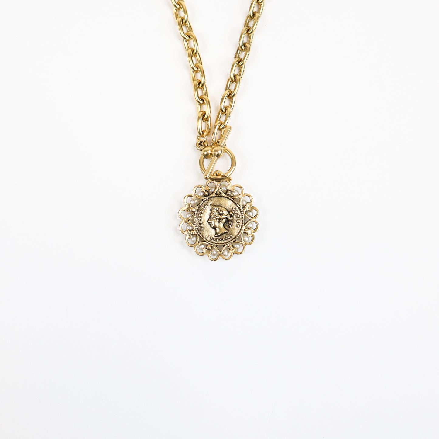 Gold_Roman_Coin_Pearl_Pendant_Necklace