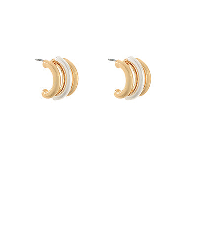 The Vivian earrings offer a sleek, modern take on a classic silhouette with their two-tone layered design.