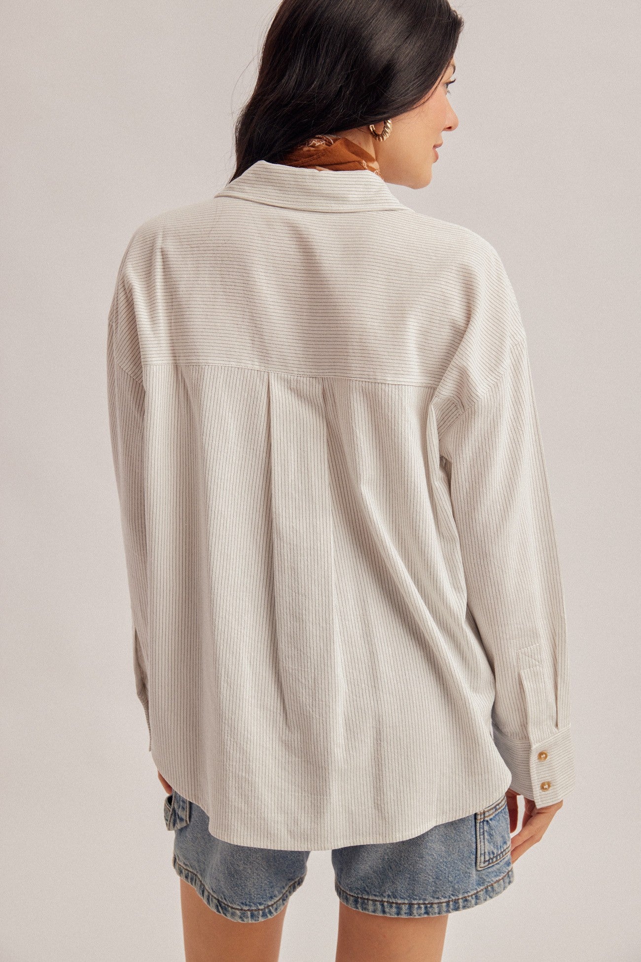 A versatile striped button-down crafted from a soft cotton-viscose blend, perfect for relaxed weekends, workdays, and effortless everyday layering.