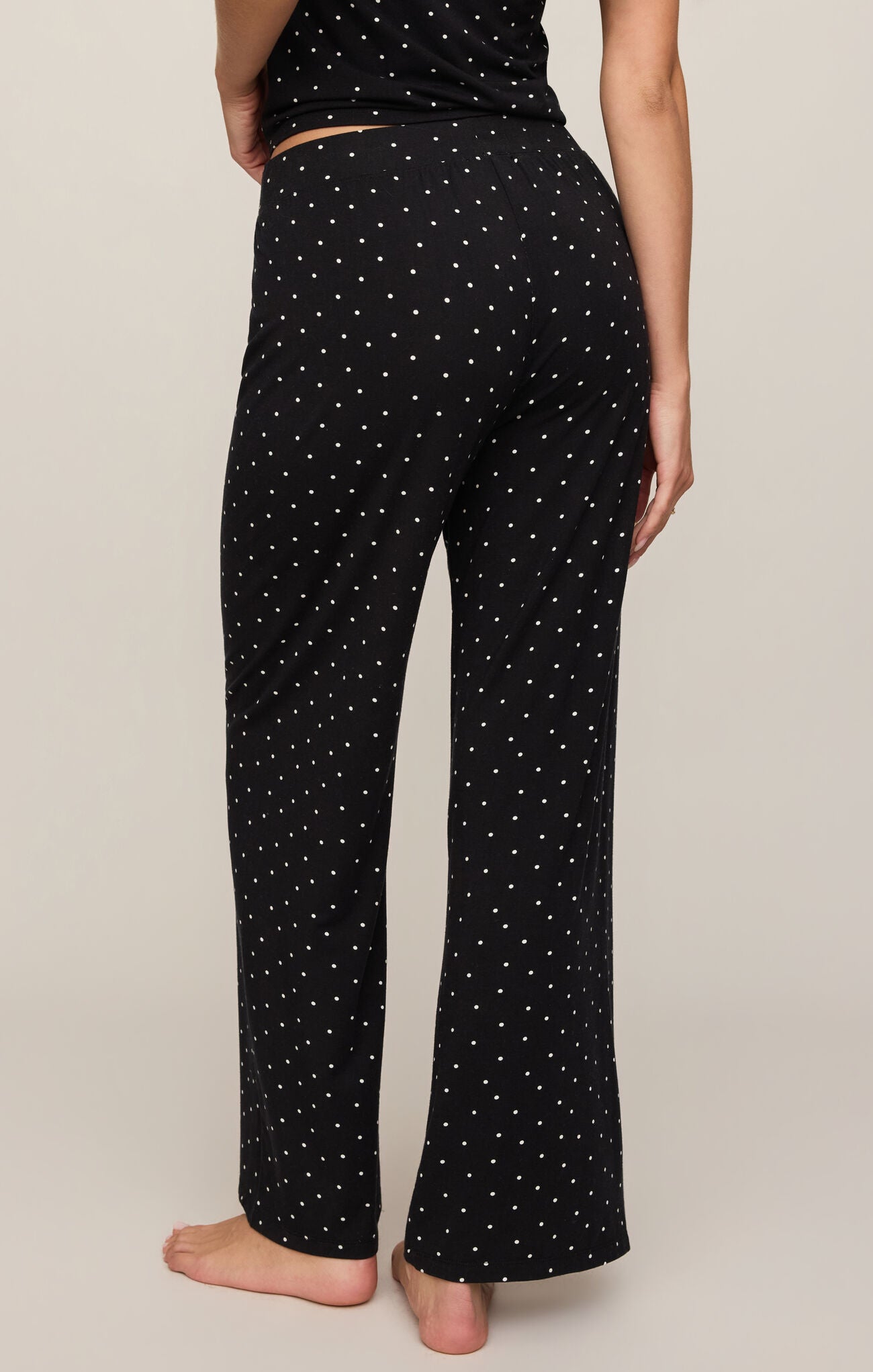 The Luxe Dot Pant combines ultra-soft rayon modal jersey with a comfortable high-rise fit and elastic waistband for effortlessly cozy sleep and lounge wear.