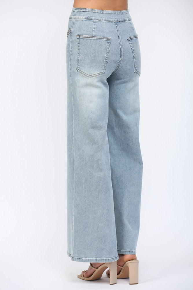The Rosalind High Waisted Wide Leg Jeans deliver a flattering high-rise fit with a relaxed wide-leg silhouette and just the right amount of stretch for everyday comfort.