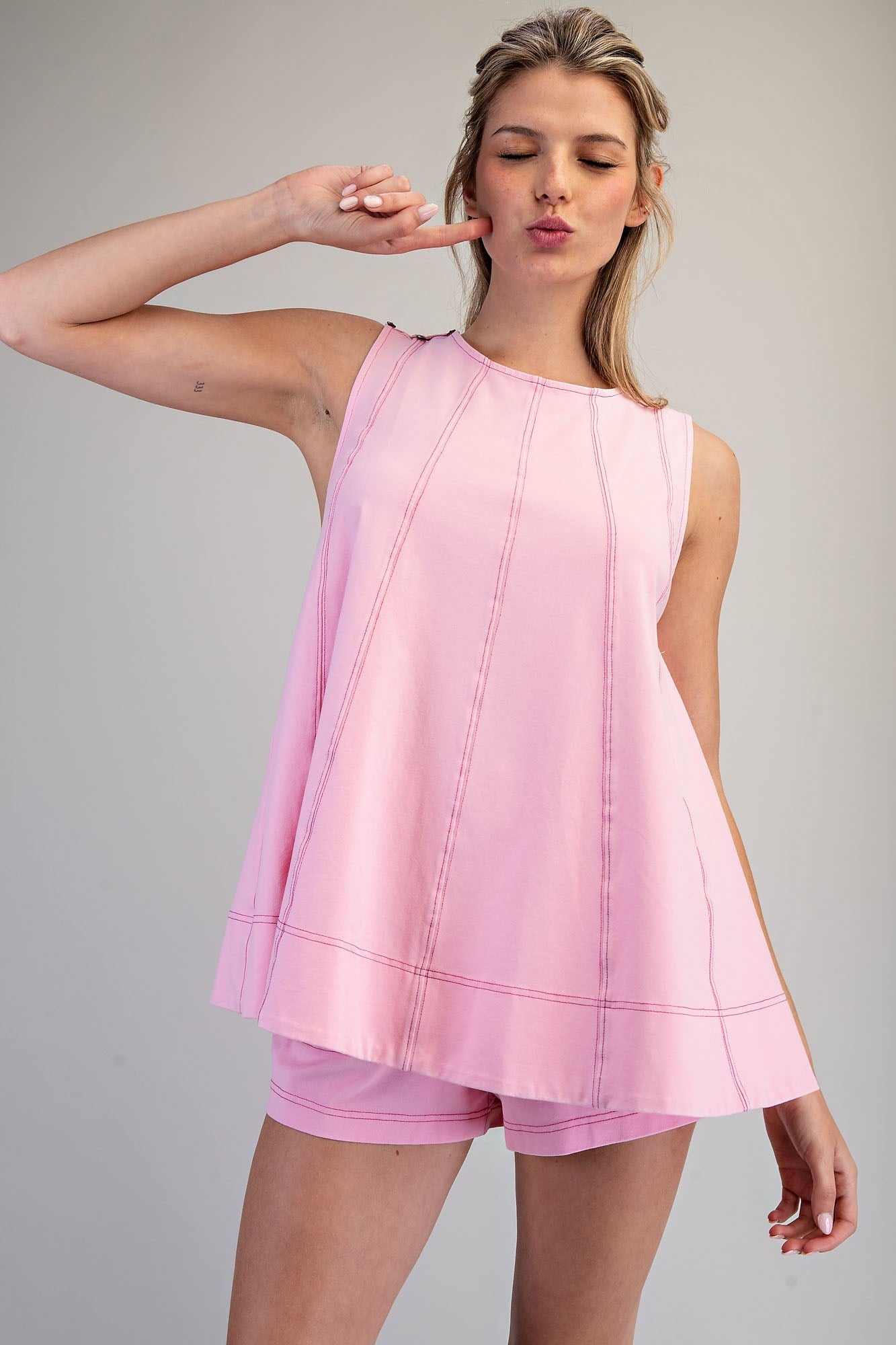 Sleeveless pink swingtop
