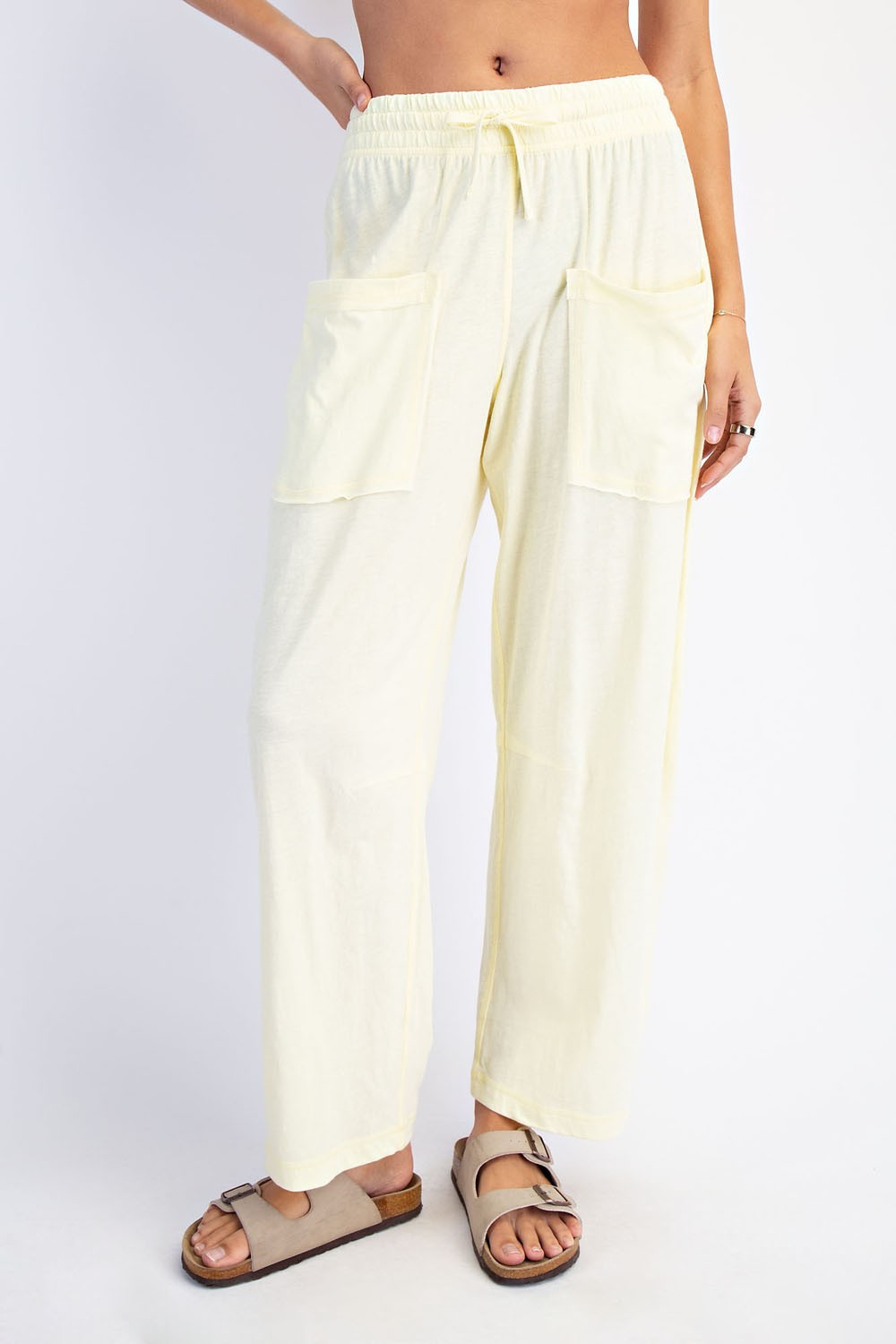 Women’s cotton slub barrel pants with cropped length and patched pockets