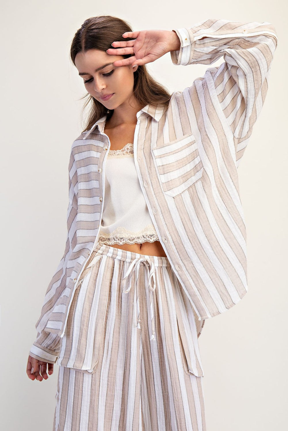 Women's lightweight double gauze cotton button-down shirt with long sleeves and chest pocket