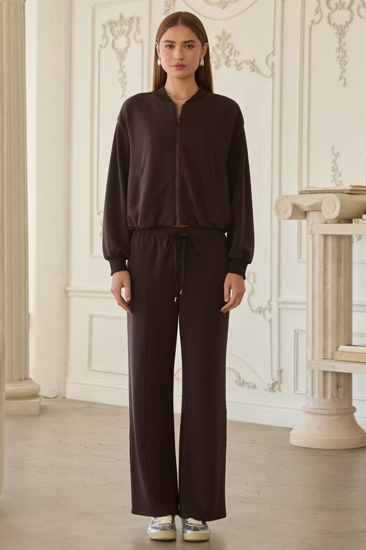 The Lydia pants offer effortless comfort with their ultra-soft modal fabric and easy pull-on design.