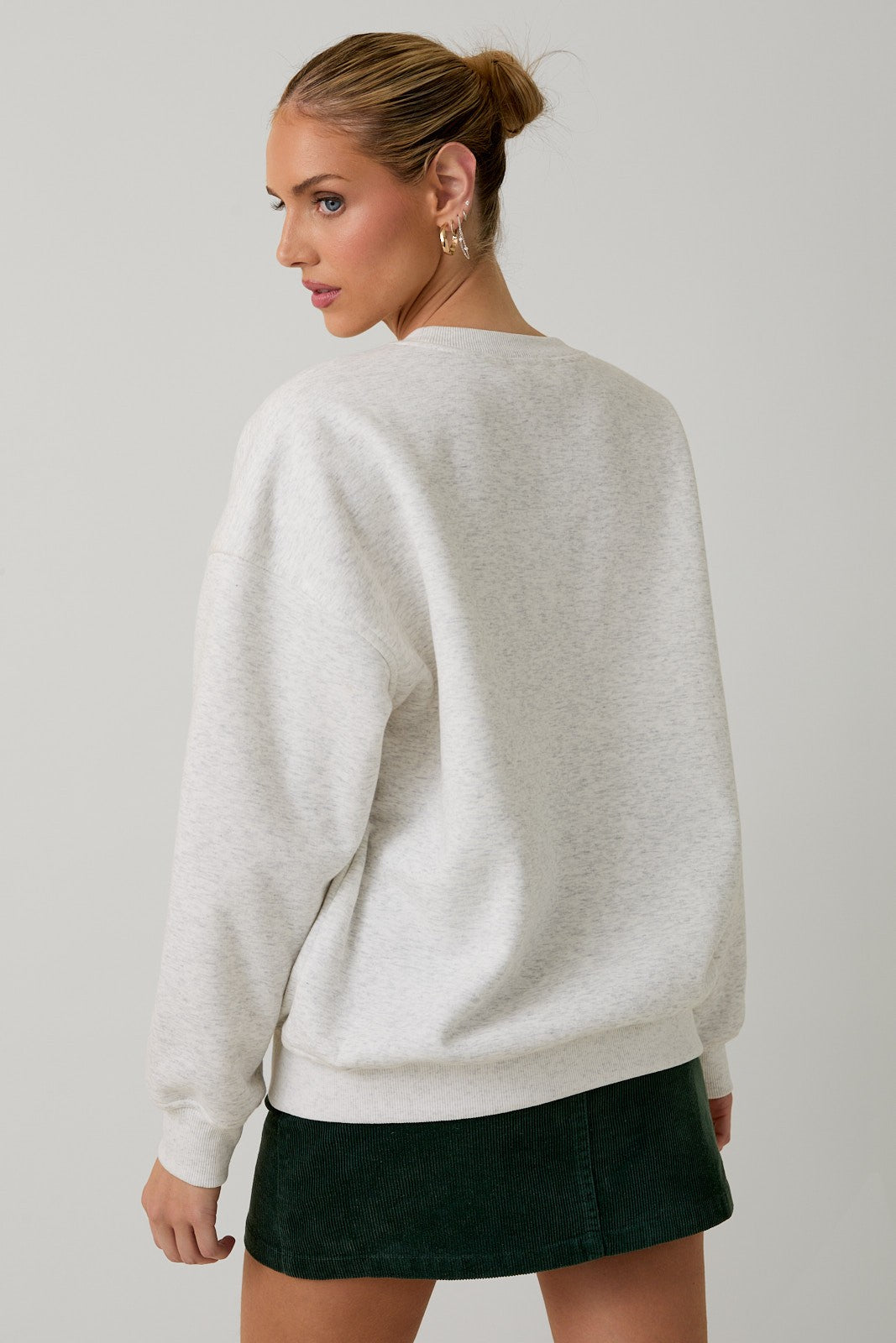 The Ainsley sweatshirt blends cozy fleece comfort with a classic crew neck design inspired by Banff National Park.