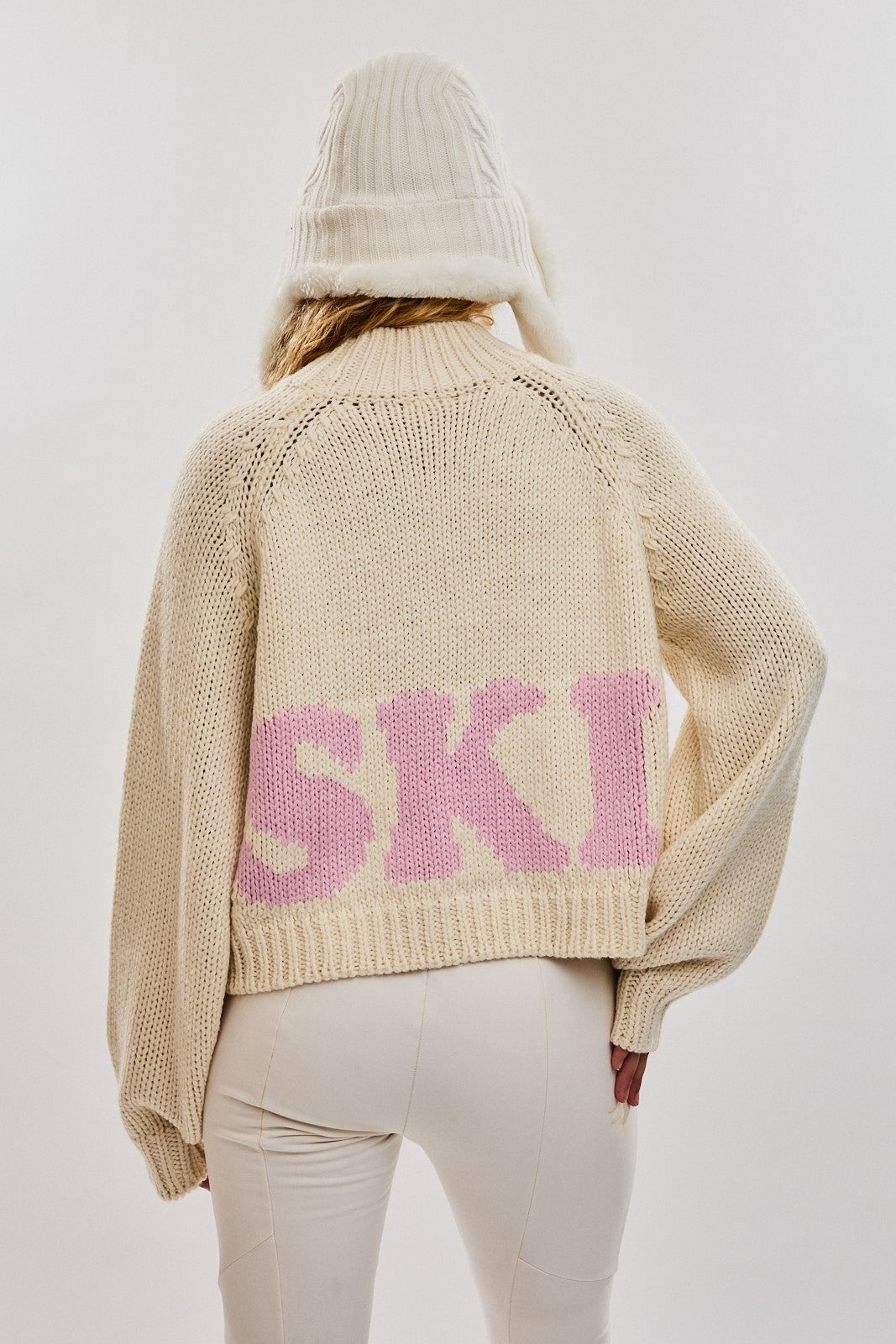 Stay cozy on and off the slopes with this classic turtleneck Ski sweater — equal parts warm, stylish, and winter-ready.
