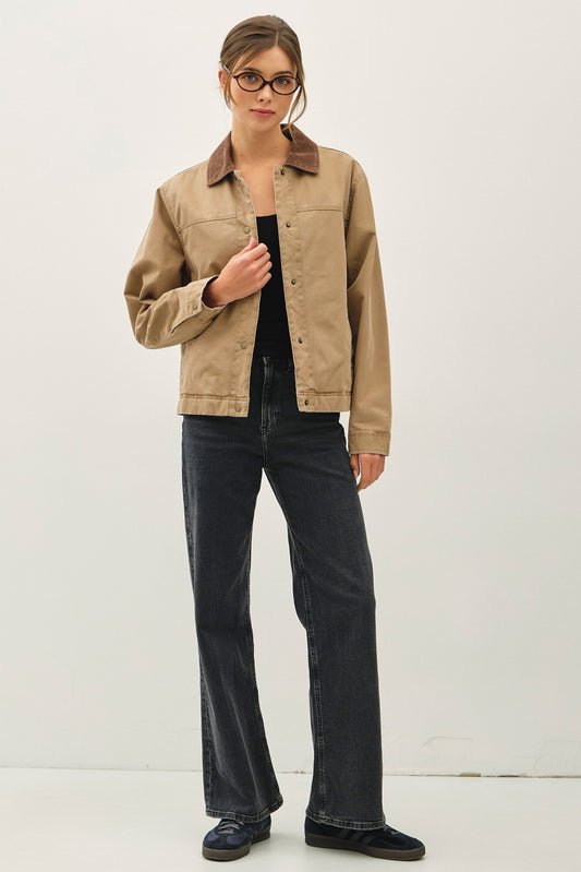 Rugged yet refined, the Henrietta barn jacket combines structured canvas with a corduroy collar for timeless utility style.