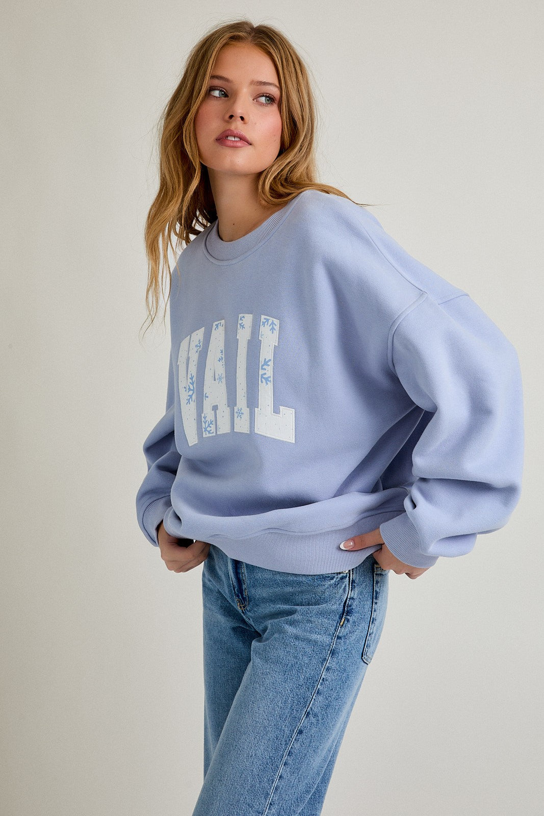 Cozy up in wintry charm with the Alaska snowflake sweatshirt — soft, oversized, and perfect for laid-back days.