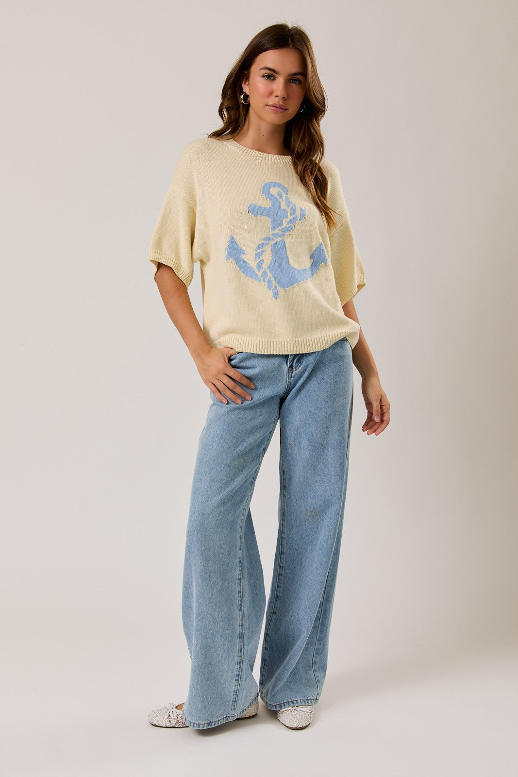 Round neck short sleeve sweater top with anchor graphic