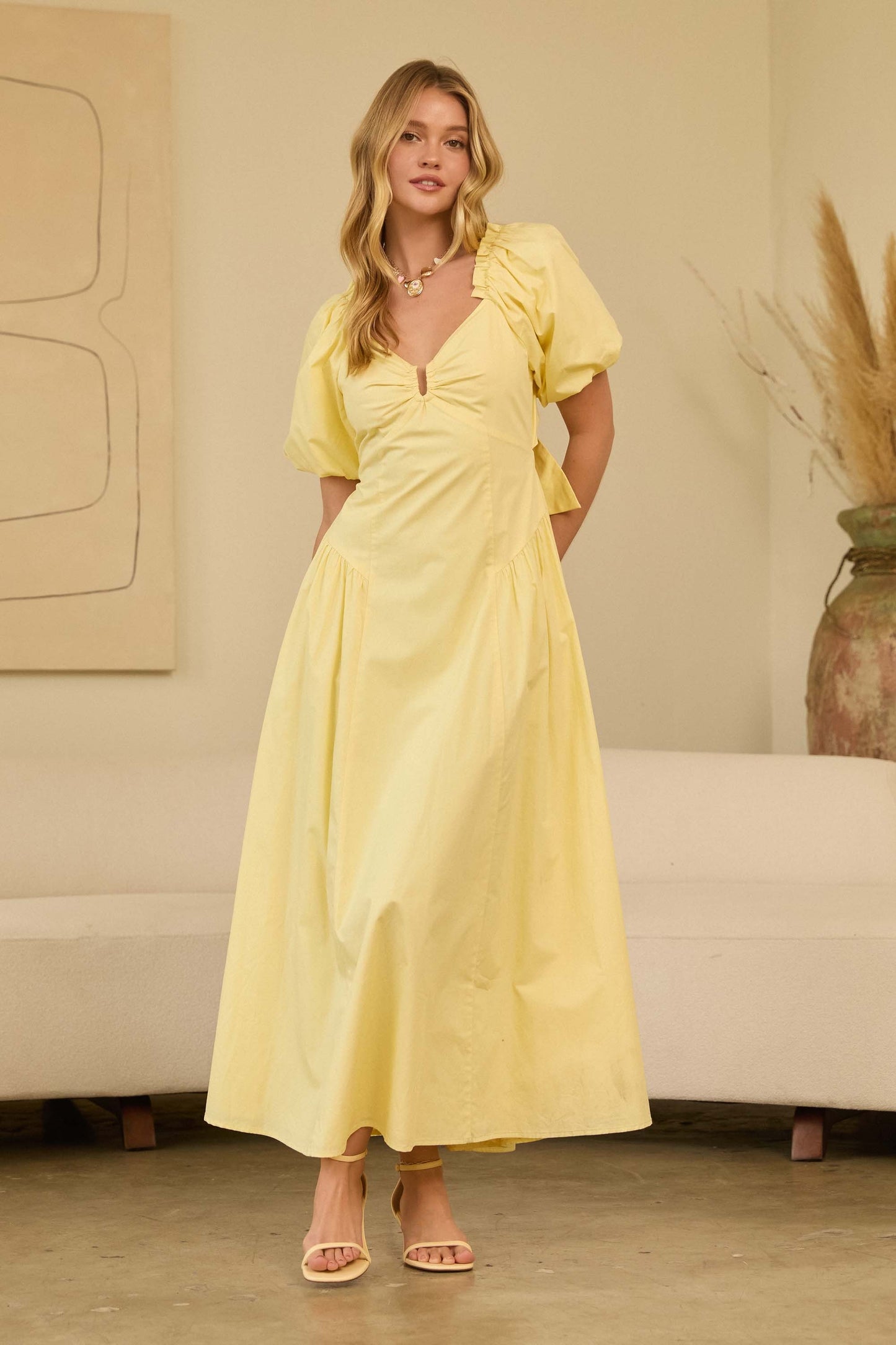 Bubble sleeve maxi dress with flowy silhouette for spring occasions