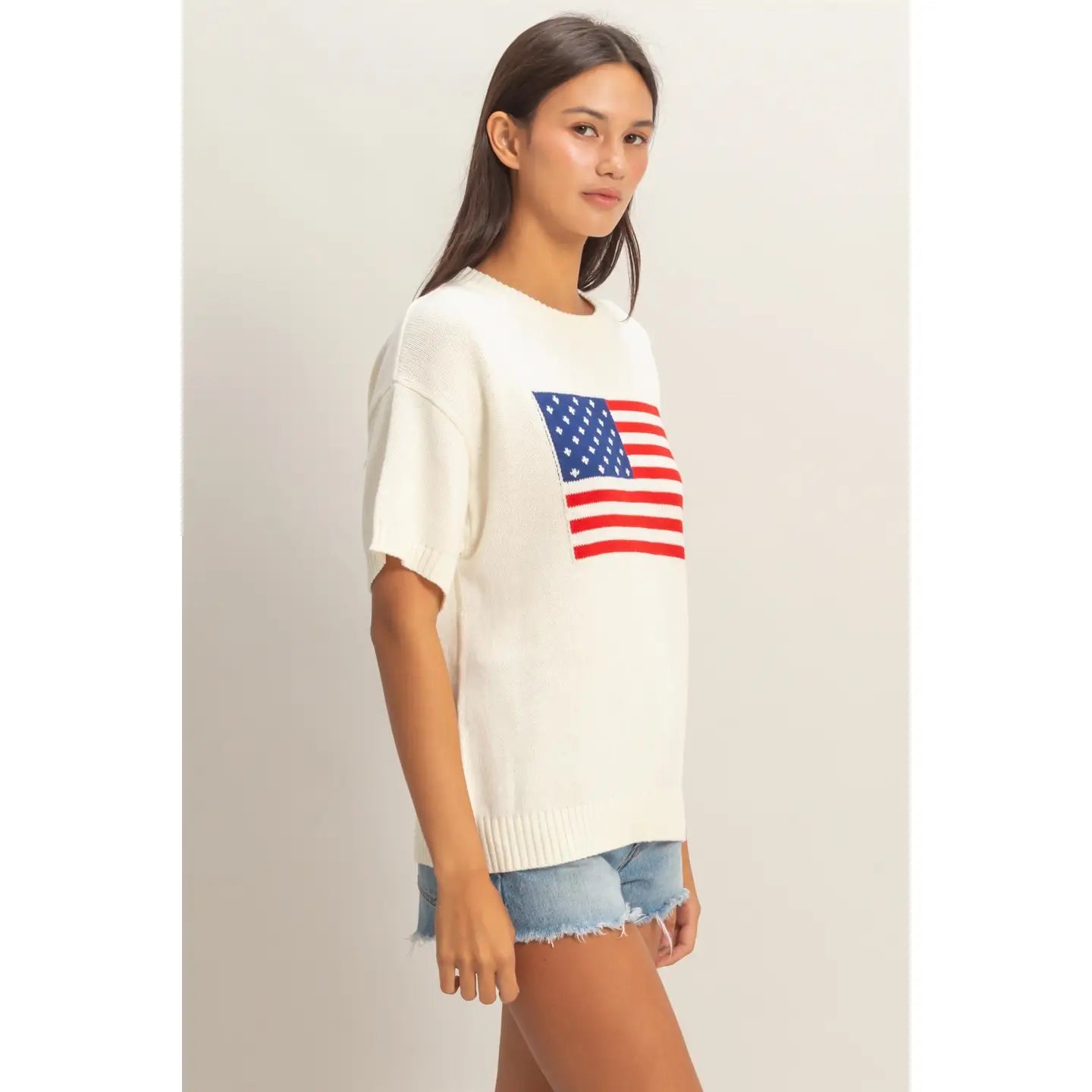 Coastline Graphic Essential Tee