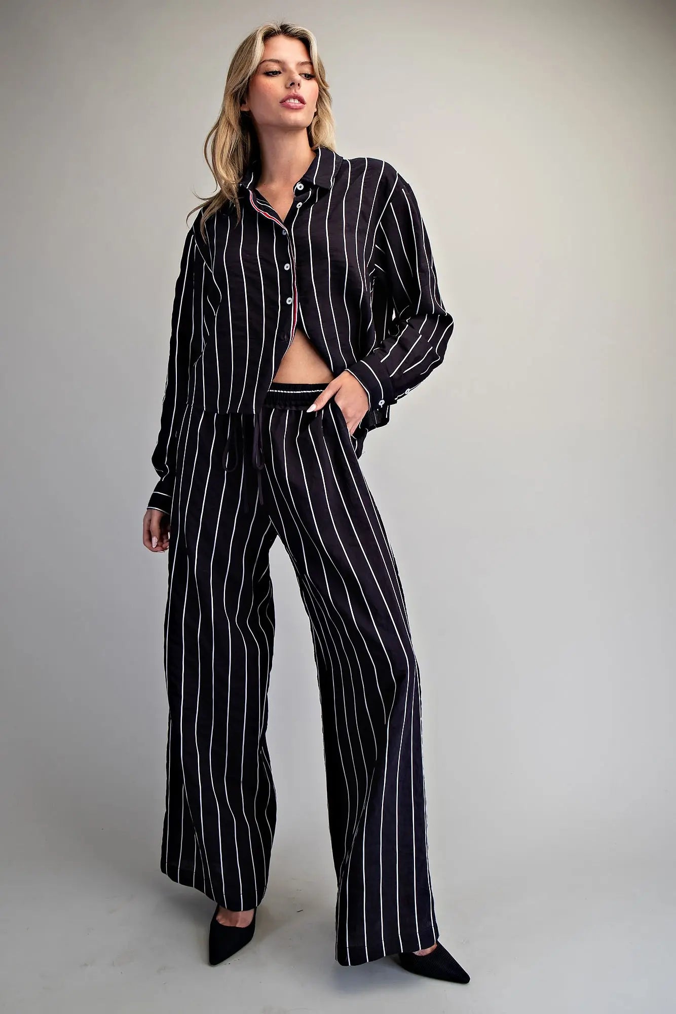 Women’s relaxed fit pinstripe pants with pockets
