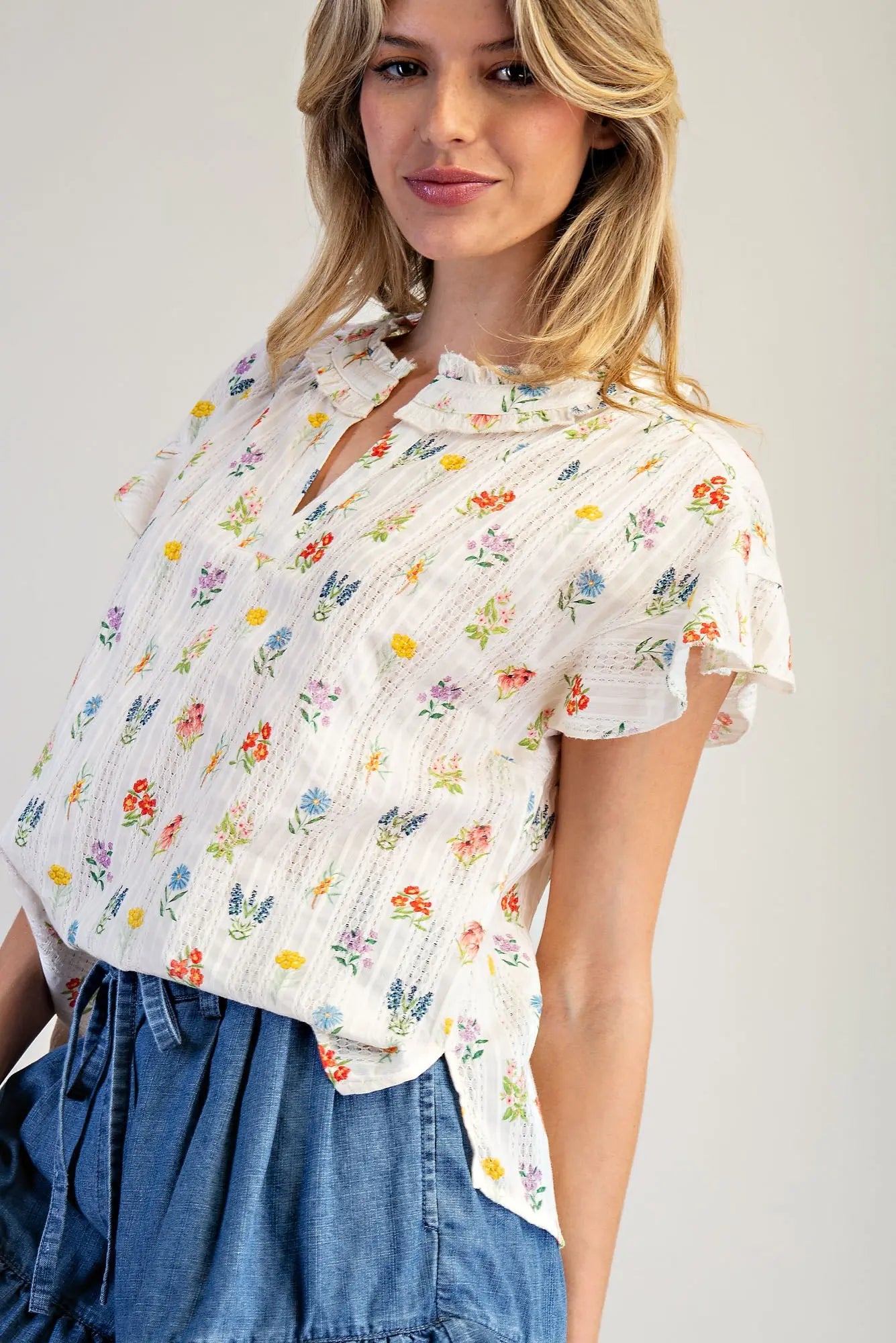 Women’s cotton floral top with flutter sleeves
