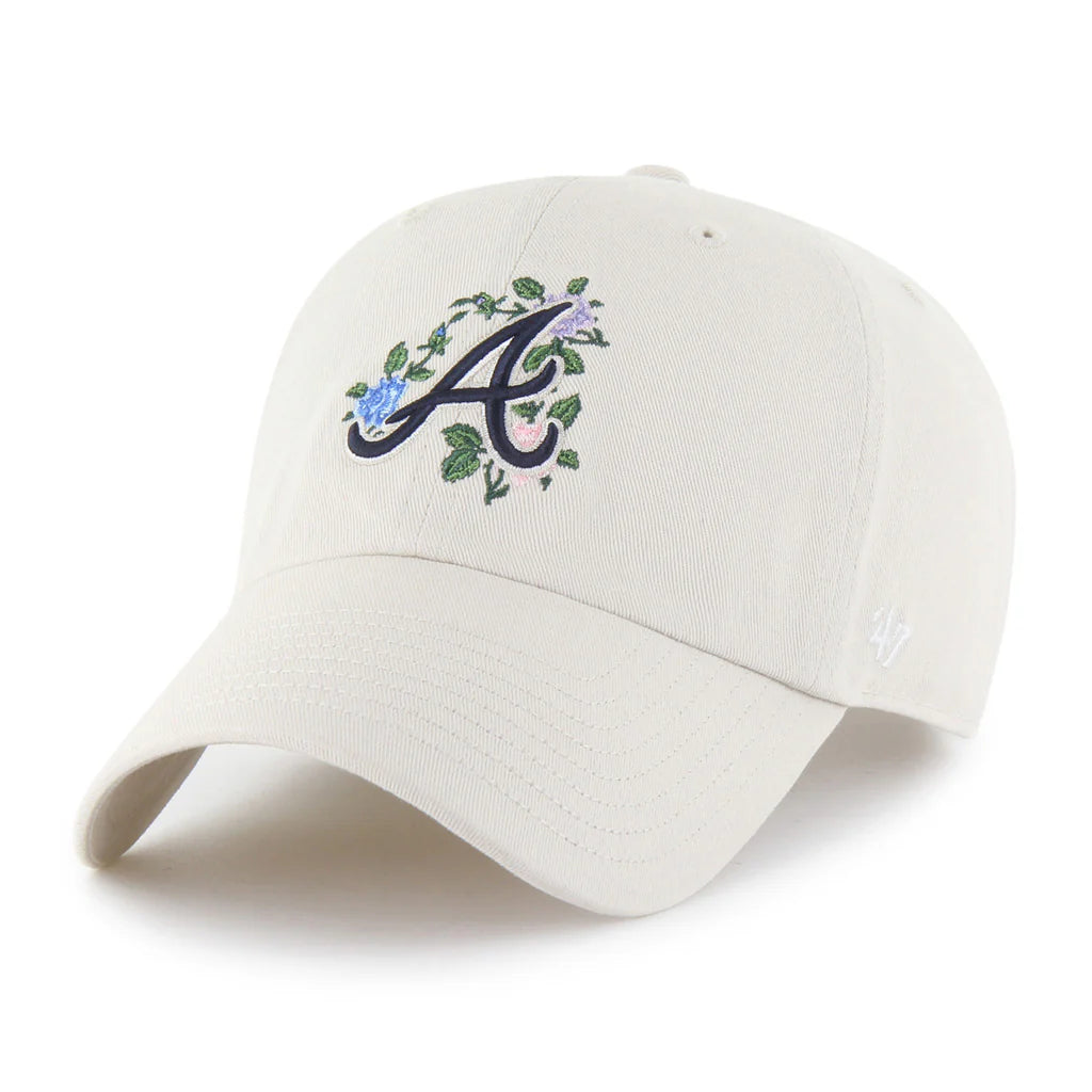 Atlanta Braves ’47 Clean Up Cap – Bone color with embroidered floral 'A' logo, featuring an adjustable strap and pre-curved visor