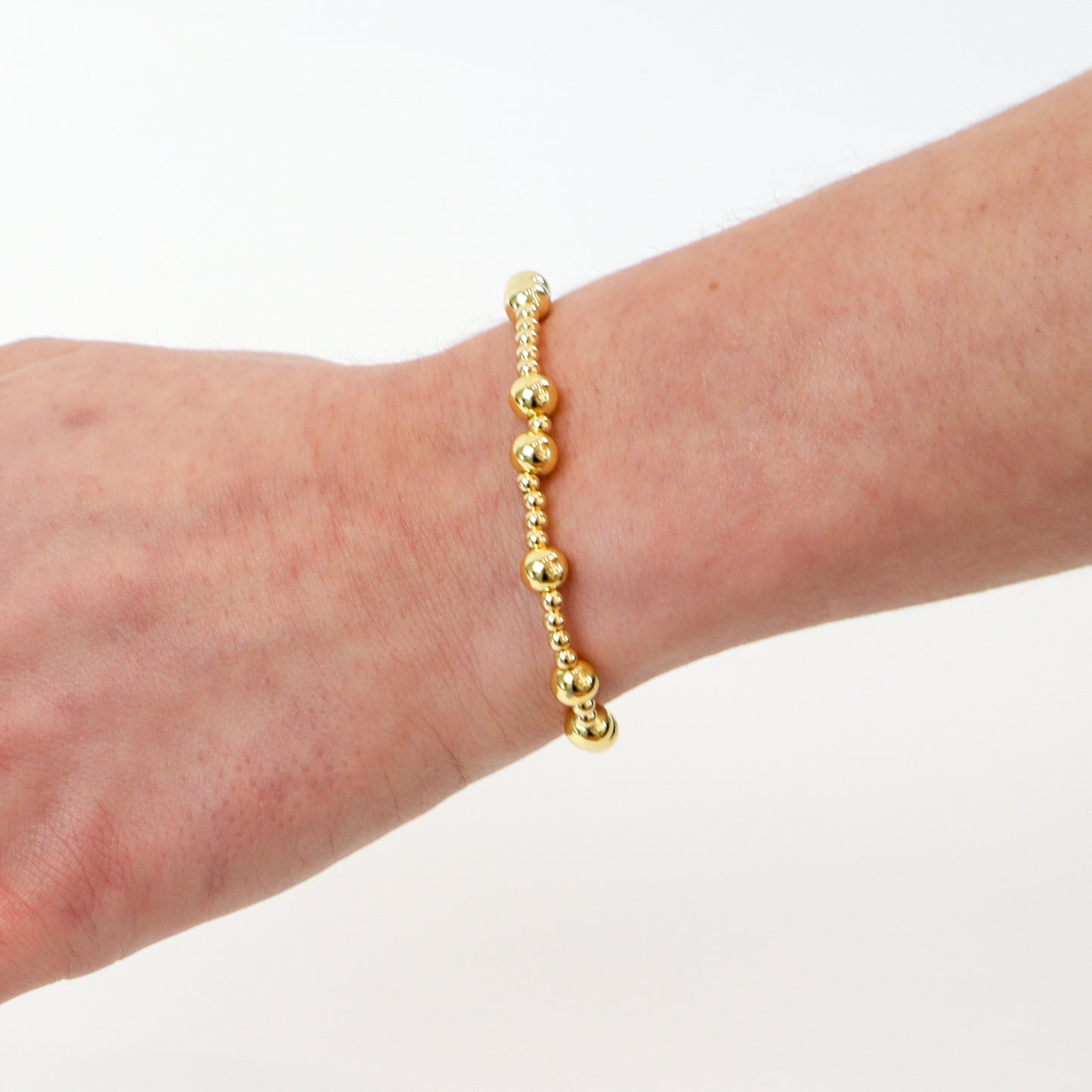Elegant gold beaded bracelet with a minimalist design for everyday wear