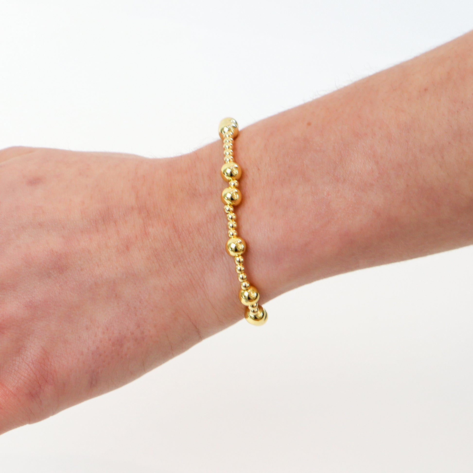 Elegant gold beaded bracelet with a minimalist design for everyday wear