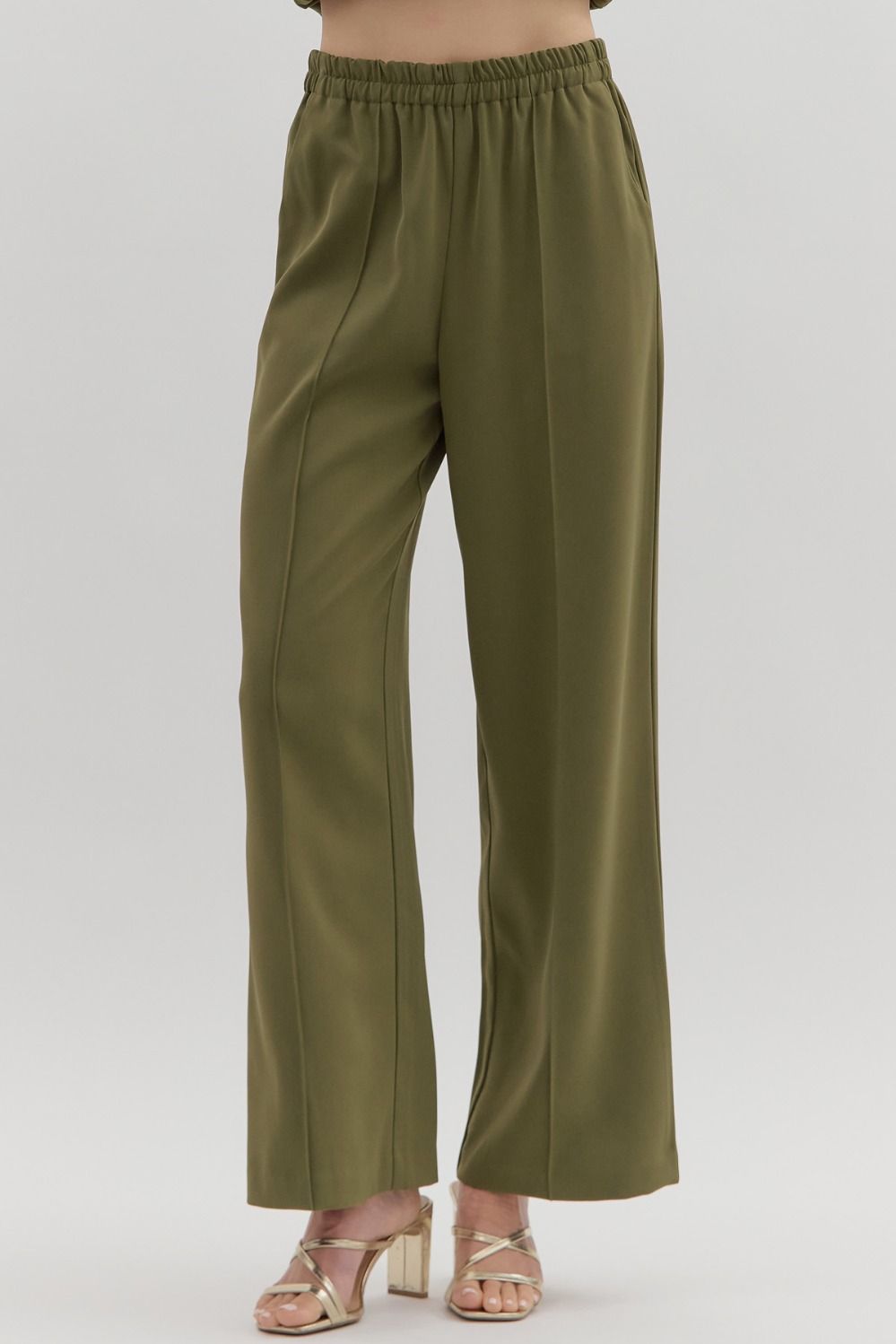Elevate your everyday wardrobe with these solid high-waisted tailored pants—perfect for workwear, office looks, or polished casual outfits and featuring an easy, pull-on design.