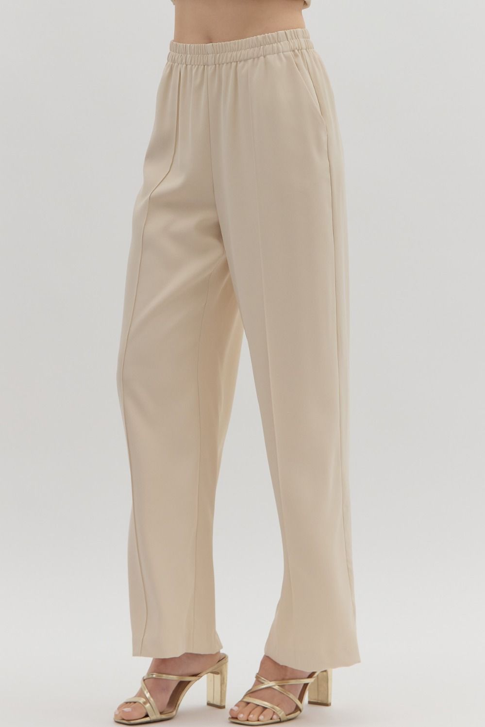 Elevate your everyday wardrobe with these solid high-waisted tailored pants—perfect for workwear, office looks, or polished casual outfits and featuring an easy, pull-on design.