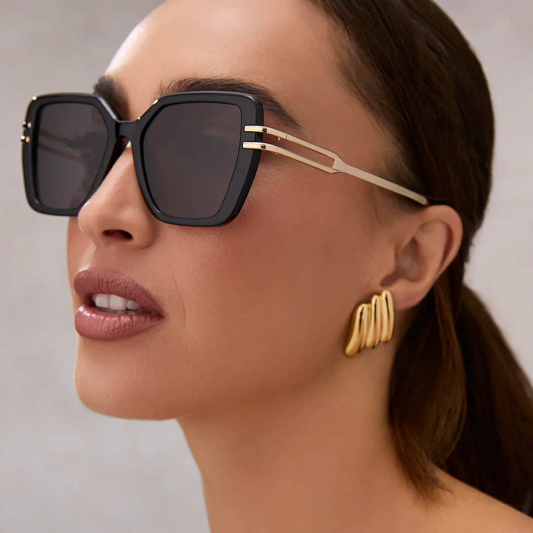 Diff Dasha Sunglasses in Black + Grey