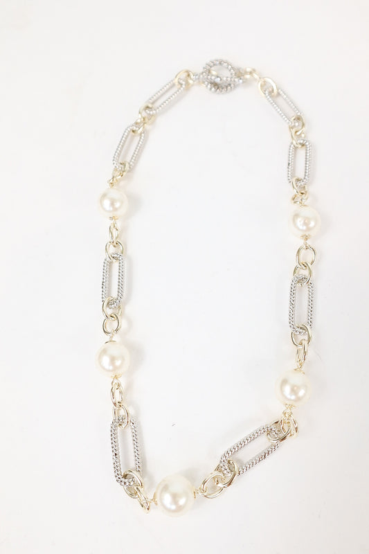 Sloane Pearl Necklace