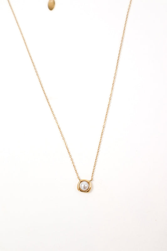Luna Halo Pearl Necklace