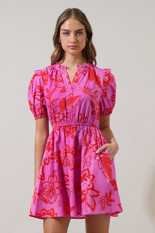 Stay stylish with minimal effort in the Weirly Floral Poplin Short Sleeve Mini Dress.