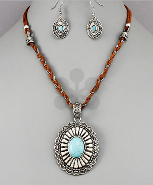Turquoise pendant necklace with braided leather cord 