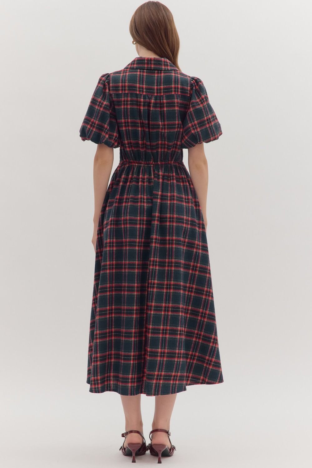 Classic plaid meets modern romance in the Isolde midi dress, complete with puff sleeves, a self-tie belt, and side pockets.