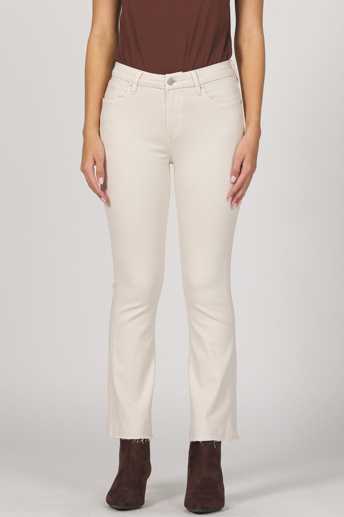 Jeanne Mid Rise Jean