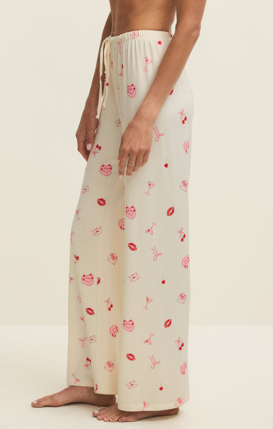 This Z Supply So Sweet Pant offers effortless drape, lightweight comfort, and a luxe everyday feel.